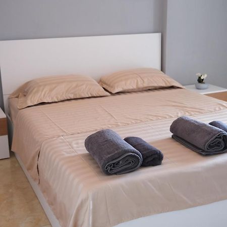 Apartment Next To Block District Tirana Esterno foto