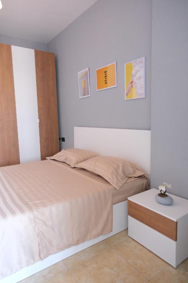 Apartment Next To Block District Tirana Esterno foto